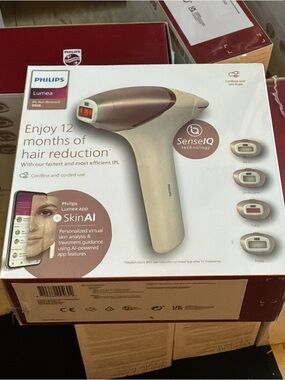 Philips IPL Hair Removal Device in Rose Gold and White